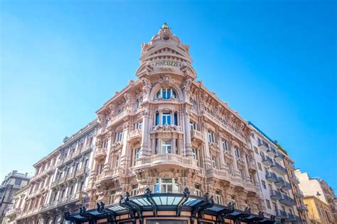 Via Sparano, la strada dello shopping a Bari 